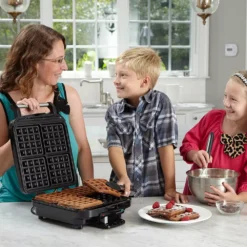 Cuisinart® 4-Slice Square Belgian Waffle Maker -Home kitchen 1911175 ALT2